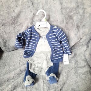 Carter's Terry cloth matching set with bear footies in 3 months